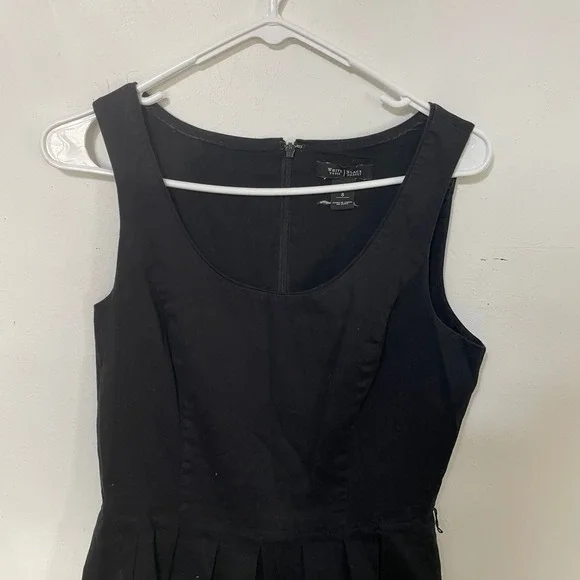 White House Black Market Black White Striped Pleated Fit & Flare Dress 8 READ - Picture 5 of 6